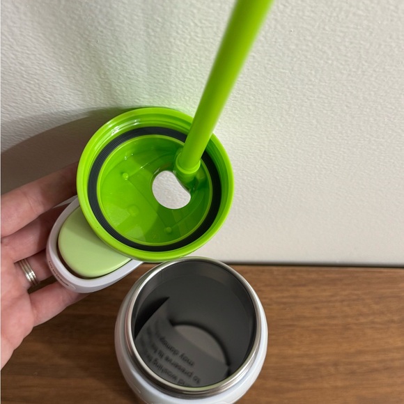 Limited Edition Owala Boo-Yah Freesip 32oz, BNWT - Picture 2 of 4